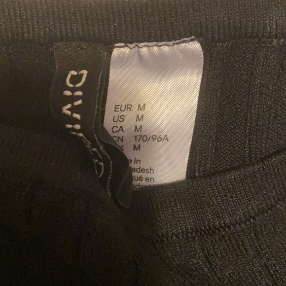 H&M Black top - Picture 2 of 5